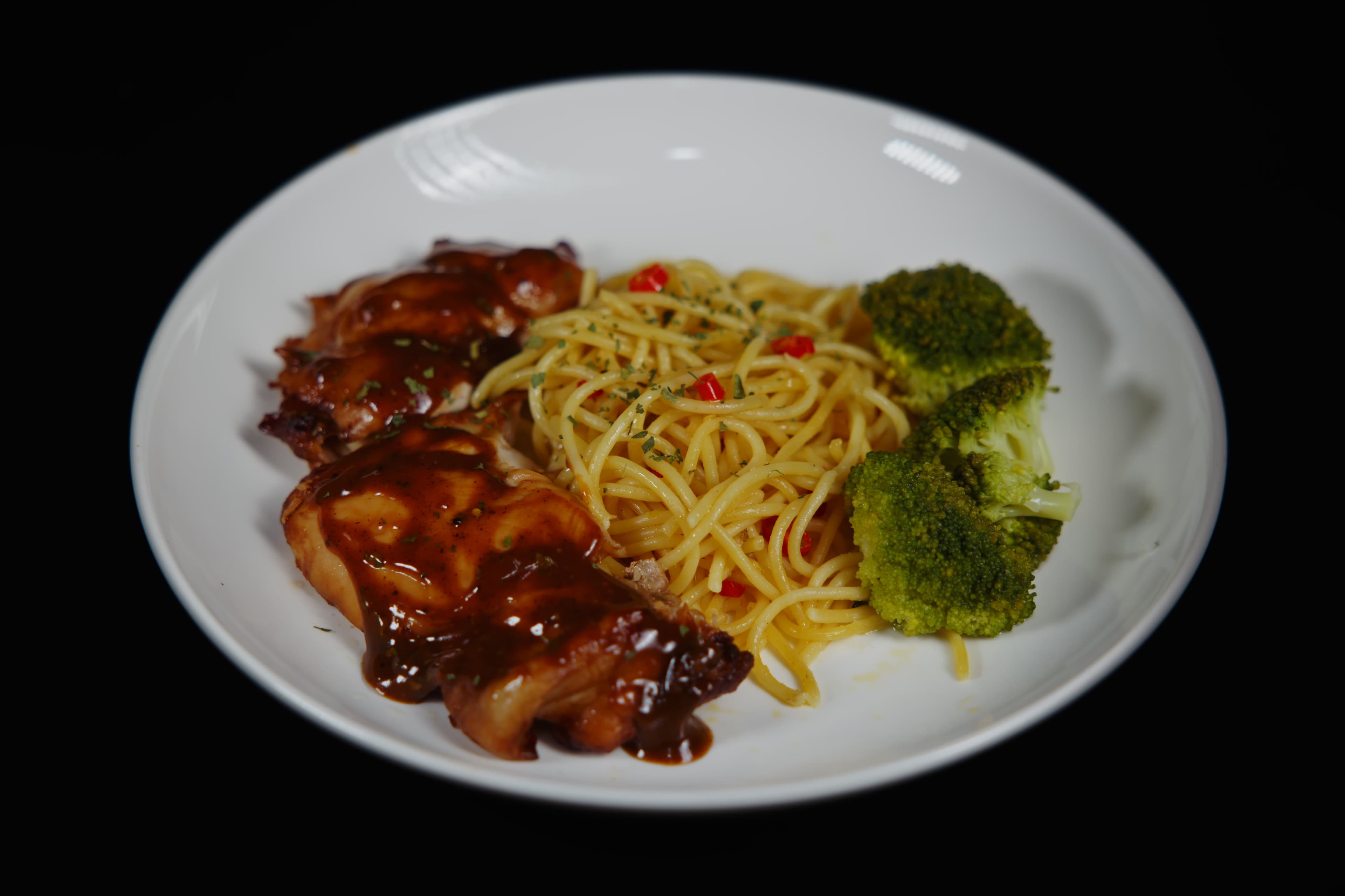 Black Pepper Chicken Chop Aglio Olio with Broccoli